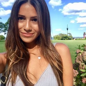 Meet your Posher, Vivian